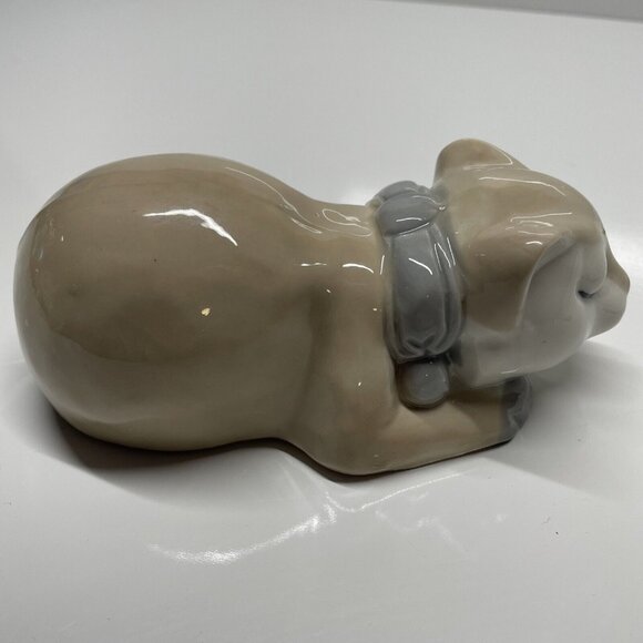 Vintage Price Products Cat Figurine Sleeping With Collar Kitten EUC Beautiful! - Picture 4 of 12